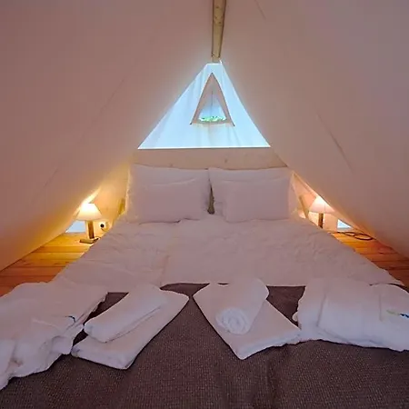 Glamping Sun Valley Bioterme ليوتومير
