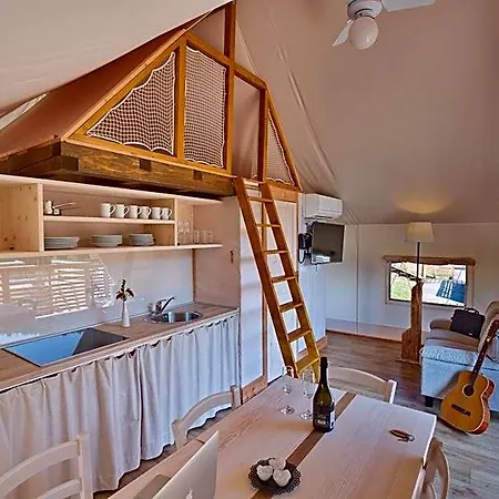 Glamping Sun Valley Bioterme ليوتومير