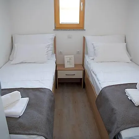 Glamping Sun Valley Bioterme * ليوتومير