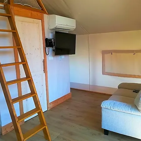 Glamping Sun Valley Bioterme * ليوتومير